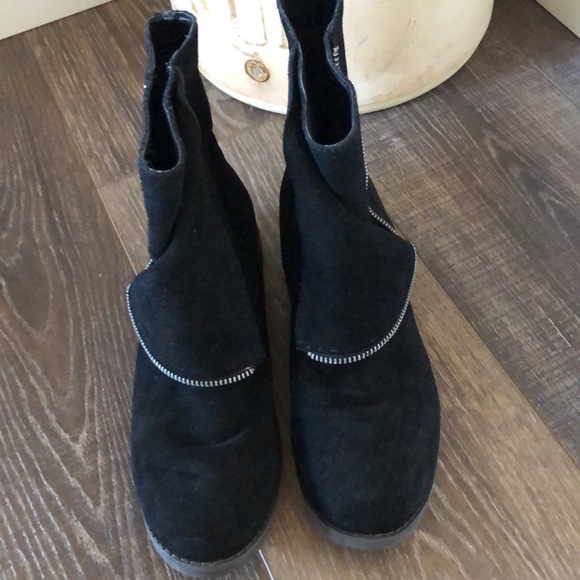 Dolce Vita- side zip accent pull on booties - Picture 2 of 4